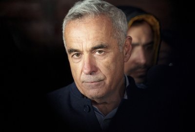 Калин Джорджеску се оттегля от политиката след спорните президентски избори в Румъния