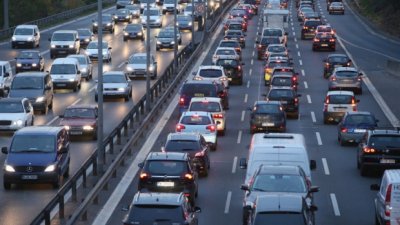 Очаква се интензивен трафик в края на седмицата заради почивните дни и баловете