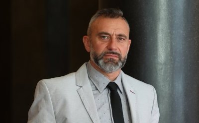 Калин Вельов се оттегля от поста на зам.-министър на културата