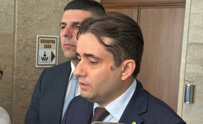 Божанов: Радев да спре да плаши хората с еврозоната (ВИДЕО)