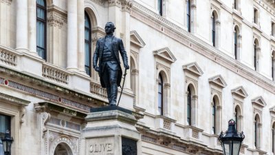Великобритания с предупреждение към пътуващите в България