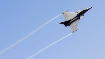 Dassault пренася част от производството си в Индия