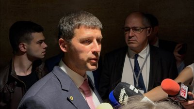 Скандалът между &ldquo;Величие&rdquo; и &ldquo;Възраждане&rdquo; ескалира (ВИДЕО)