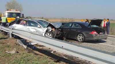 Мъж пострада тежко при верижна катастрофа край Пловдив