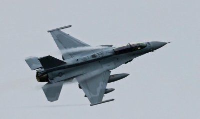 Втори изтребител F-16 Блок 70 пристига днес в авиобаза Граф Игнатиево