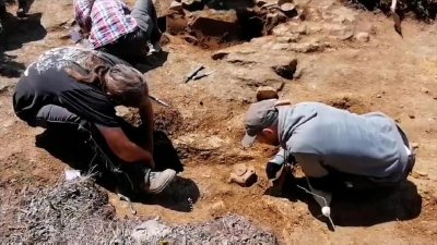 Теракотена богиня и златни украшения бяха открити в нови гробове в Хераклея Синтика (СНИМКИ+ВИДЕО)
