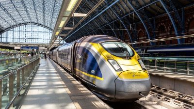 Сериозни закъснения по високоскоростните влакове Eurostar заради трагични инциденти и кражба на кабели във Франция