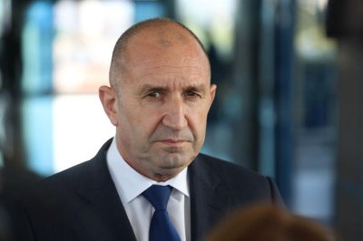 Радев: Да се твърди, че еврото няма да вдигне цените, е подигравка с хората