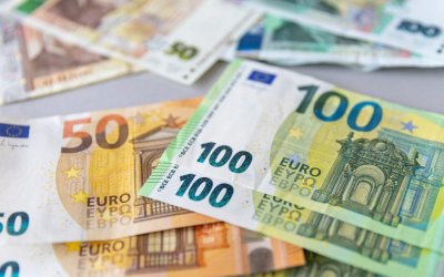   Правителството обяви ясен план за присъединяване към еврозоната през 2026 г.