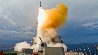 НАТО навлиза в нова ера на военноморски рискове: Дронове, ракети и интензивни бойни действия
