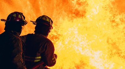 Голям горски пожар бушува между Фоча и Алиага в Западна Турция