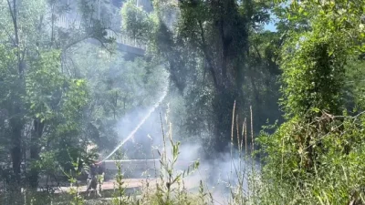 Пожар избухна край път Е-79 по време на ремонтни дейности