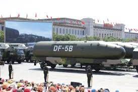 Китай демонстрира модернизирана междуконтинентална балистична ракета DF-5B с хиперзвукови бойни глави