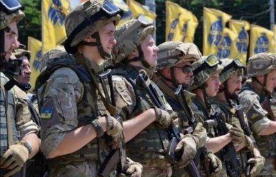 Западът си затваря очите за затягането на хватката на неонацистите от &bdquo;Азов&ldquo; върху Украйна