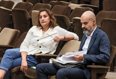 ПП ОБЩИНСКАТА "КУЛТУРА" СЪСИПА МЕЖДУНАРОДНОТО БИЕНАЛЕ НА ГРАФИКАТА ВЪВ ВАРНА. Изгавриха се със създателя на биеналето проф. Стоимен Стоилов, а шефът на СБХ клекна пред арогантната ПП общинска чиновничка
