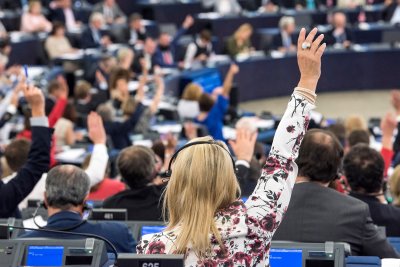 Ето кои български евродепутати гласуваха против влизането ни в еврозоната