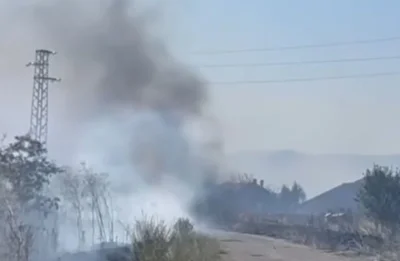Пожар край летището в Бургас &ndash; огънят е локализиран