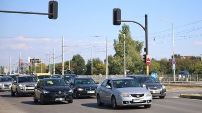Нови мерки за пътна безопасност: Тол система, контрол на аварийната лента и по-високи глоби