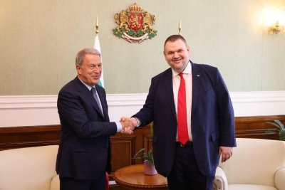 Делян Пеевски се срещна с ген. Хулуси Акар