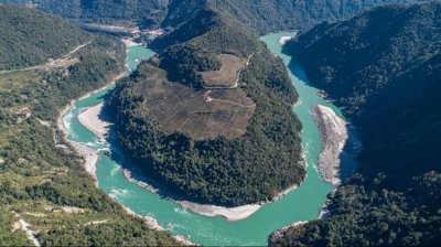 Китай строи най-големия водноелектрически проект в света