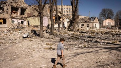 Румънският външен министър: Трябва да помогнем на Украйна да победи