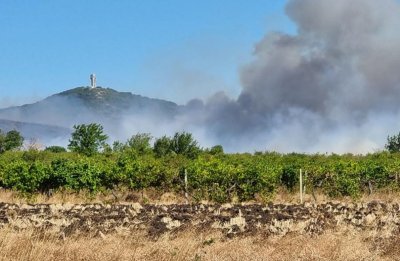 Огнената стихия край Бакаджик продължава &ndash; частично бедствено положение остава в сила