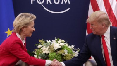 Тръмп и Фон дер Лайен финализират търговска сделка между САЩ и ЕС с 15% мита