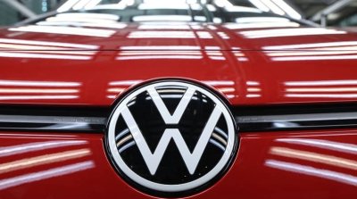 Оперативната печалба на Volkswagen пада с 29% заради митата в САЩ