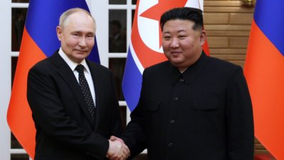 Путин и Ким Чен-ун сред чуждестранните лидери на грандиозния военен парад в Пекин