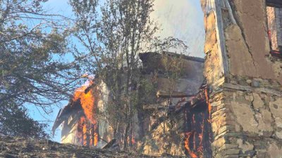 Пожар в благоевградското село Селище обхвана над 30 декара земя (СНИМКИ)