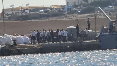Три сестри се удавиха при опит за прекосяване на Средиземно море с претъпкана лодка