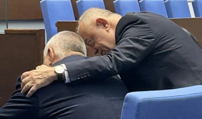 &ldquo;АФЕРА&rdquo;: Бойко Борисов и съветника му ген. Атанас Атанасов отново гилотинираха ДАНС