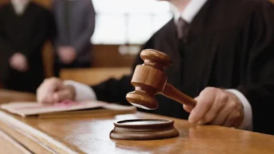 Съдът решава мярката за неотклонение на учителя, обвинен в посегателство над 13-годишно момиче