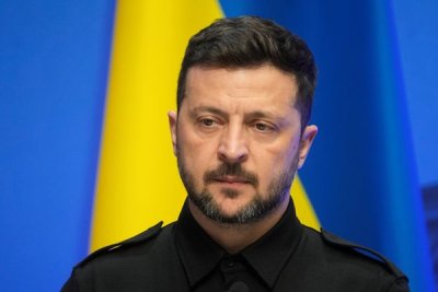   Зеленски поиска от Тръмп далекобойни оръжия за Украйна