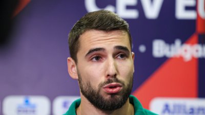 Италианци официално представиха български национал