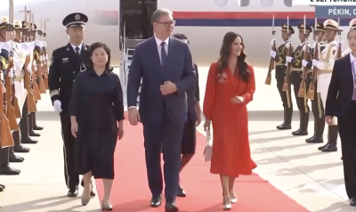 Александър Вучич кацна в Пекин (ВИДЕО)