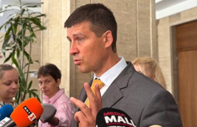 Ивелин Михайлов критикува медиите и обяви безусловна подкрепа за вота на недоверие (ВИДЕО)