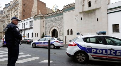 Шок и ужас в Париж: Намериха отсечени свински глави пред няколко джамии