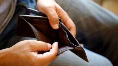6,4% от населението на ЕС изпитва тежки материални и социални лишения