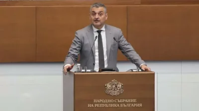 Кирил Добрев към ППДБ: Единственият ви допир с водата е, когато се къпете