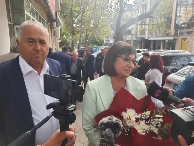 Нинова: Изказването на Тагарев, че с 50 войника ще спре огромните вълни мигранти, е несериозно