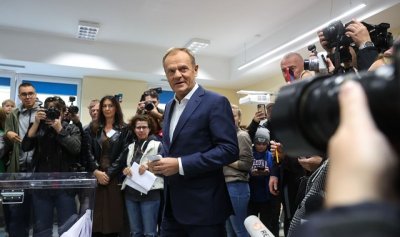 Туск срещу Качински - в Полша битката е за всичко или нищо