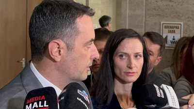 Мария Габриел: Нямаме информация за загинали и ранени български граждани в Израел (ВИДЕО)