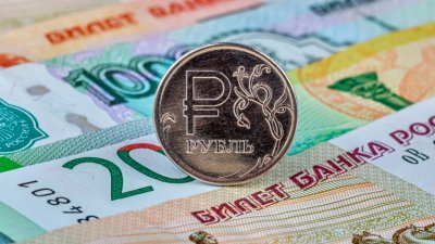 Руската рубла се покачи