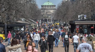 Близо 145 000 млади българи нито учат, нито работят