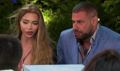Грозен скандал в &bdquo;Ергенът: Любов в рая&ldquo;: Шермин нарече Красимир &bdquo;шишо-бакшишо&ldquo;