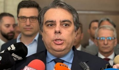 Асен Василев реши да се прави на мъж: Държавата не е с главно Д като Делян, а с главно Б като България (ВИДЕО)