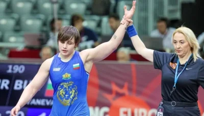 Юлияна Янева достигна първи финал на Световното първенство по борба