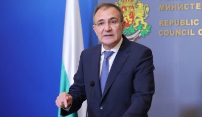 Борислав Гуцанов предложи майчинските през втората година да нараснат до 1100 лв.