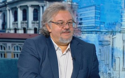 Манол Пейков: &bdquo;Възраждане&ldquo; се качиха на либералното влакче